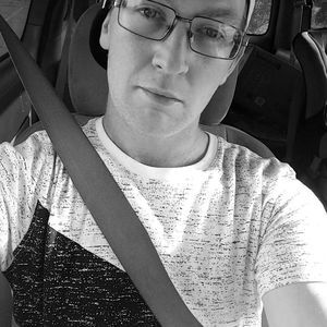 Meet your Posher, Dustin